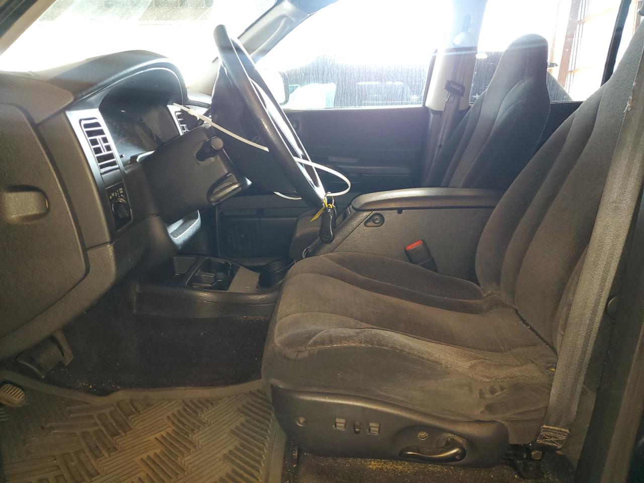 2003 Dodge Dakota Quad Sport VIN: 1D7HG38N03S288682 Lot: 64330595