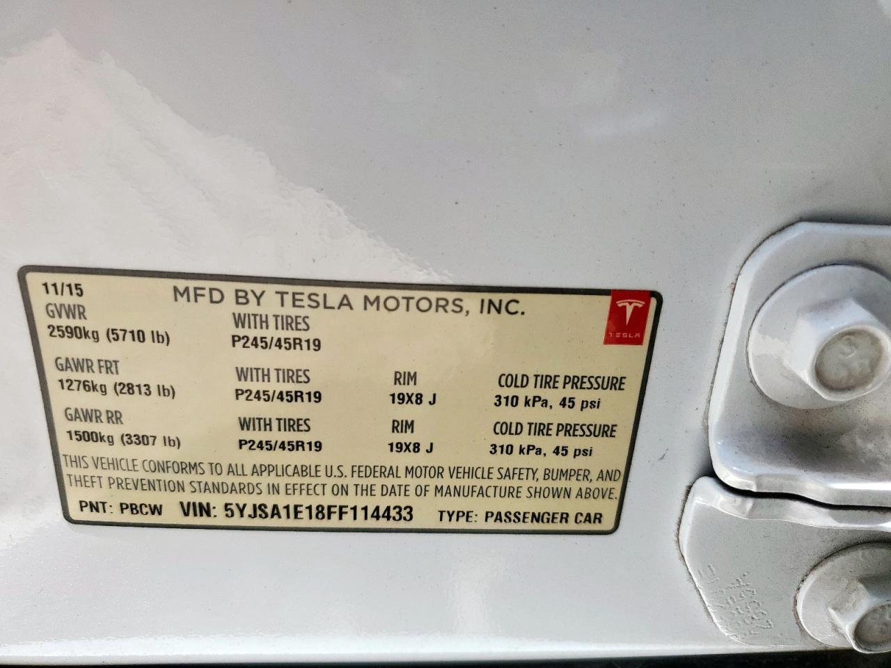 2015 Tesla Model S VIN: 5YJSA1E18FF114433 Lot: 64693325