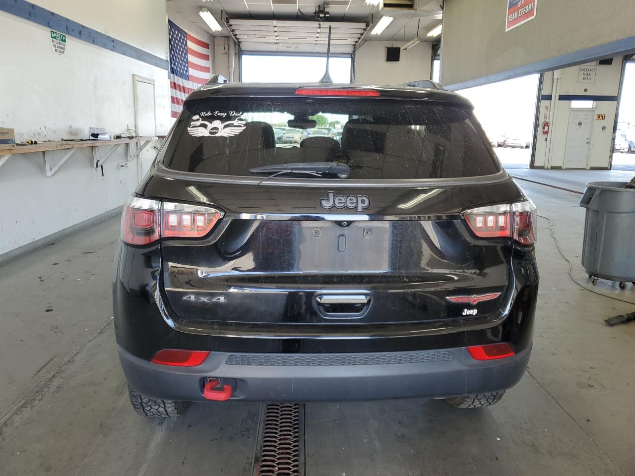 2017 Jeep Compass Trailhawk VIN: 3C4NJDDBXHT647011 Lot: 65583185