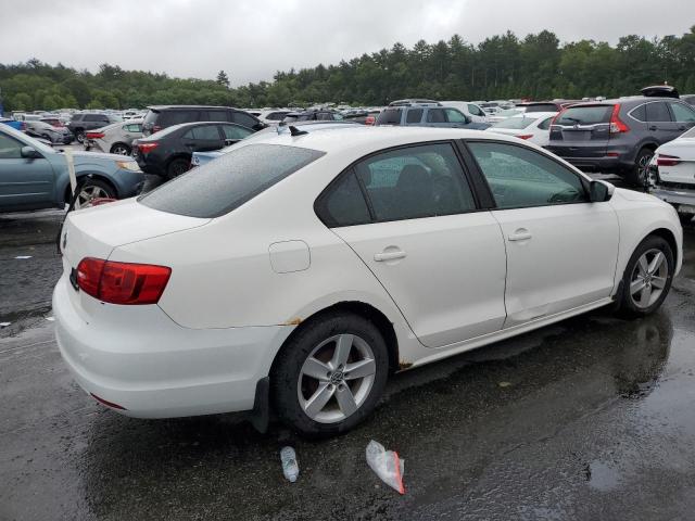 Sedans VOLKSWAGEN JETTA 2012 White