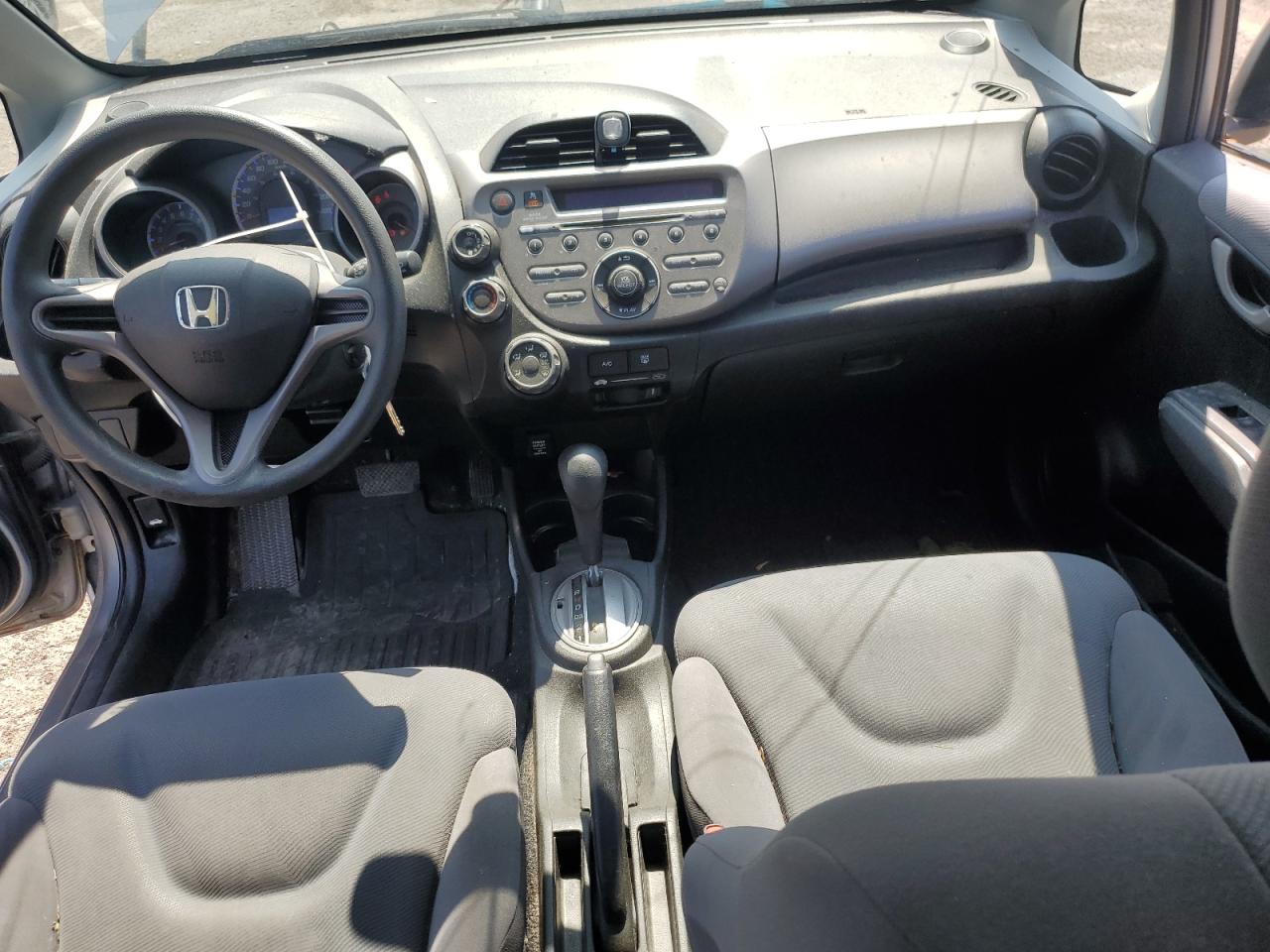 2010 Honda Fit Dx-A VIN: JHMGE8H33AC805499 Lot: 63746965
