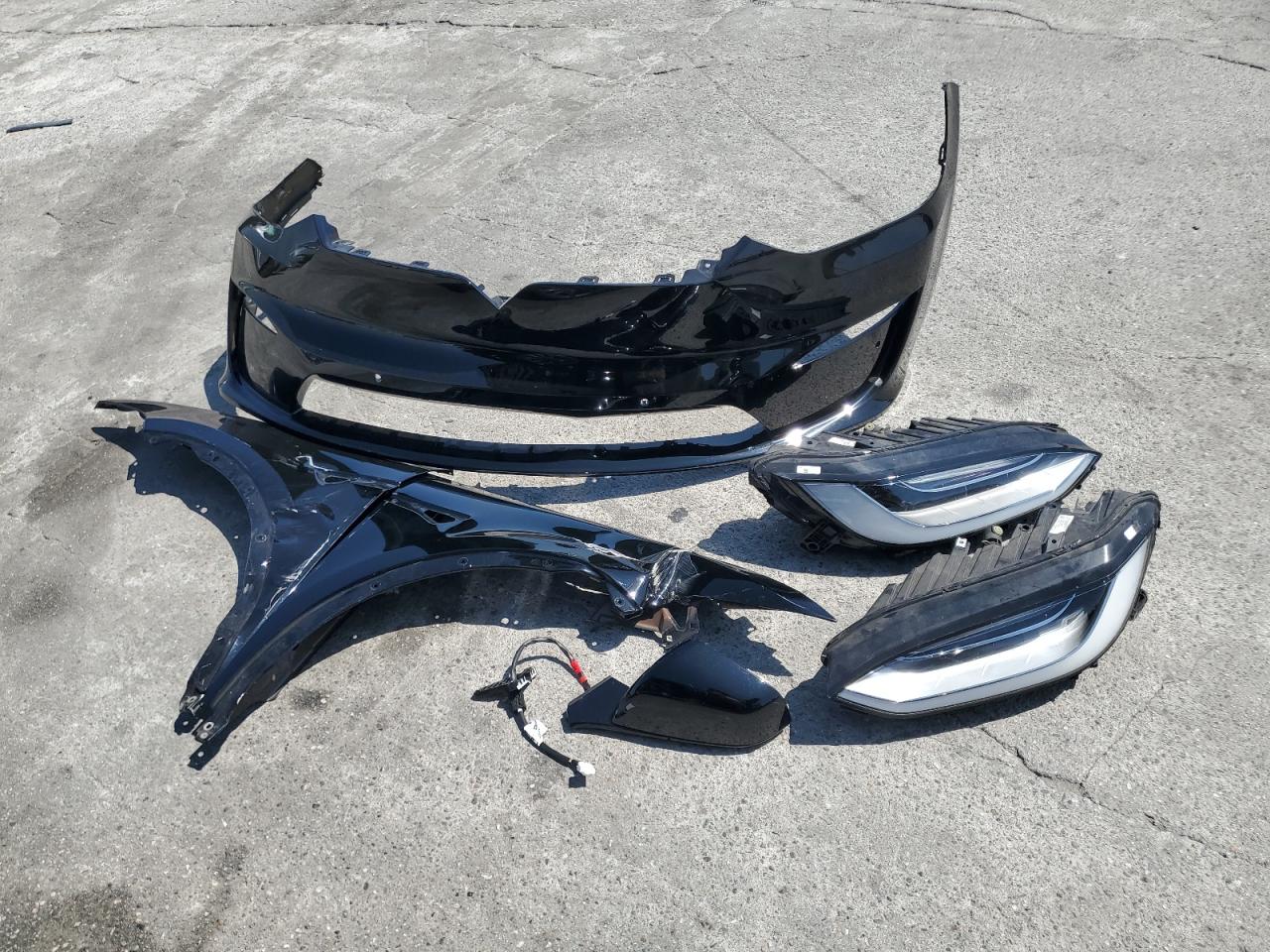 2022 Tesla Model X VIN: 7SAXCBE62NF351552 Lot: 62916755