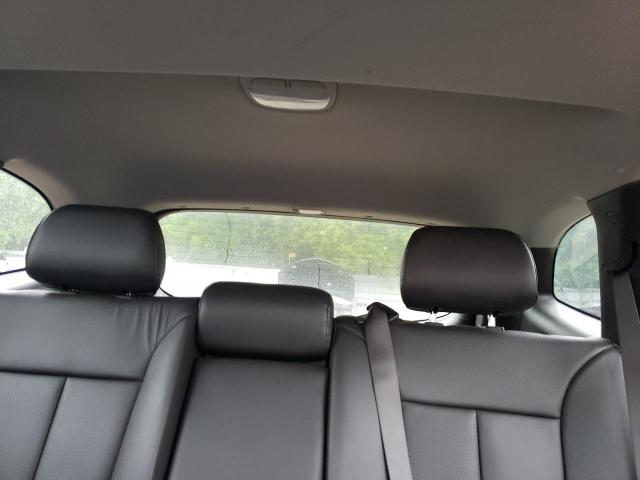 2011 HYUNDAI SANTA FE SE  