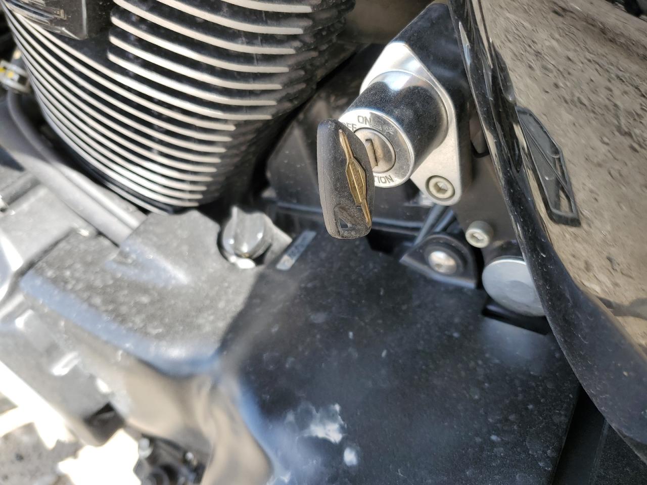 js1vy53a7j2100256 JS1VY53A7J2100256 2018 Suzuki Vzr1800