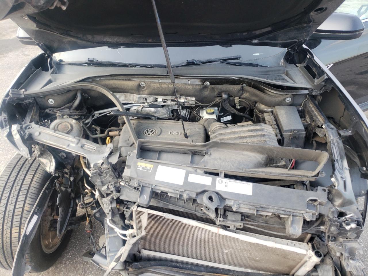 1v25c2ca2lc201039 1V25C2CA2LC201039 2020 Volkswagen Atlas Cross Sport Se