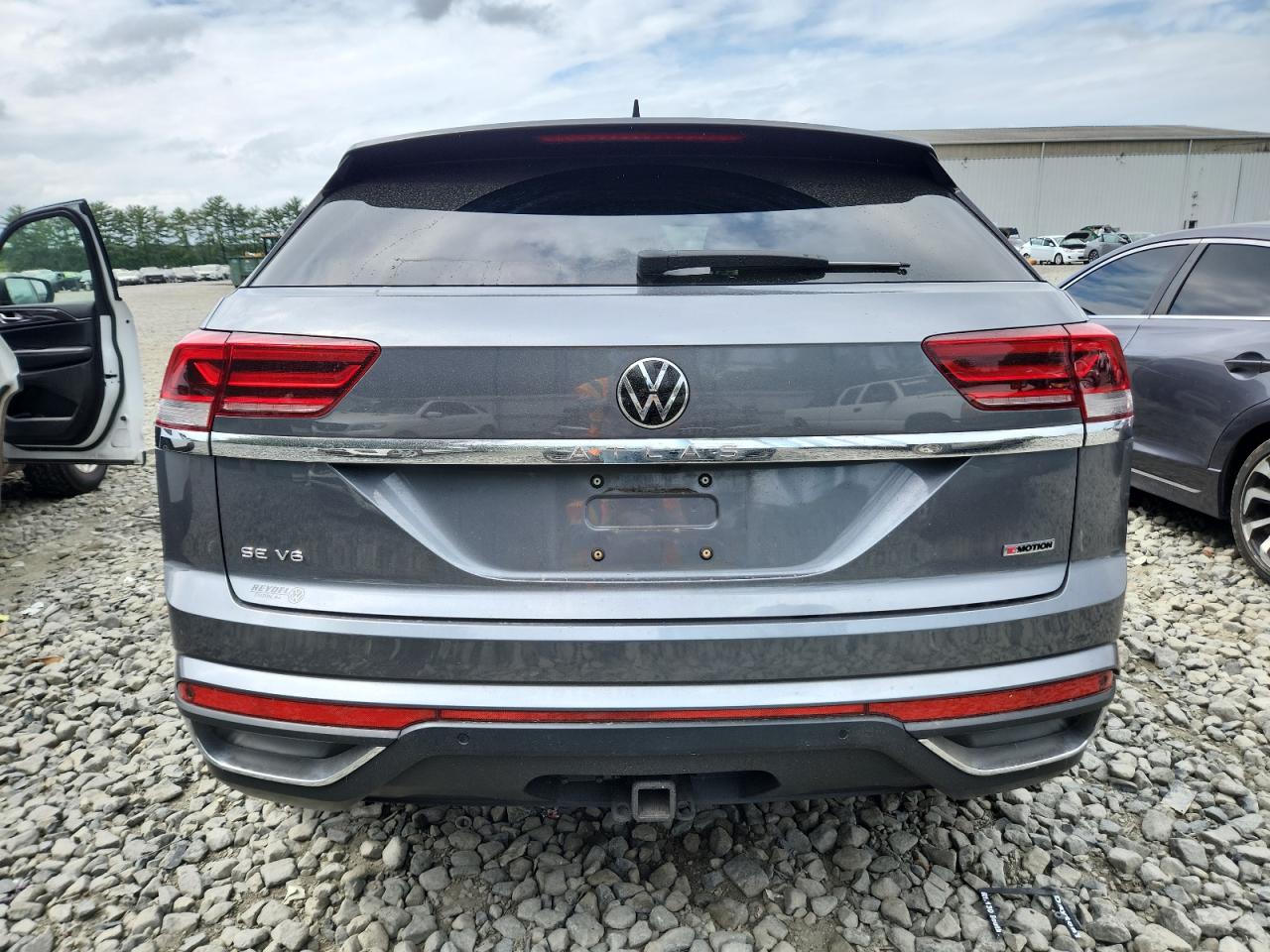 1v21e2ca6lc217074 1V21E2CA6LC217074 2020 Volkswagen Atlas Cross Sport Se