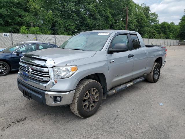 Pickups TOYOTA TUNDRA 2016 Srebrny