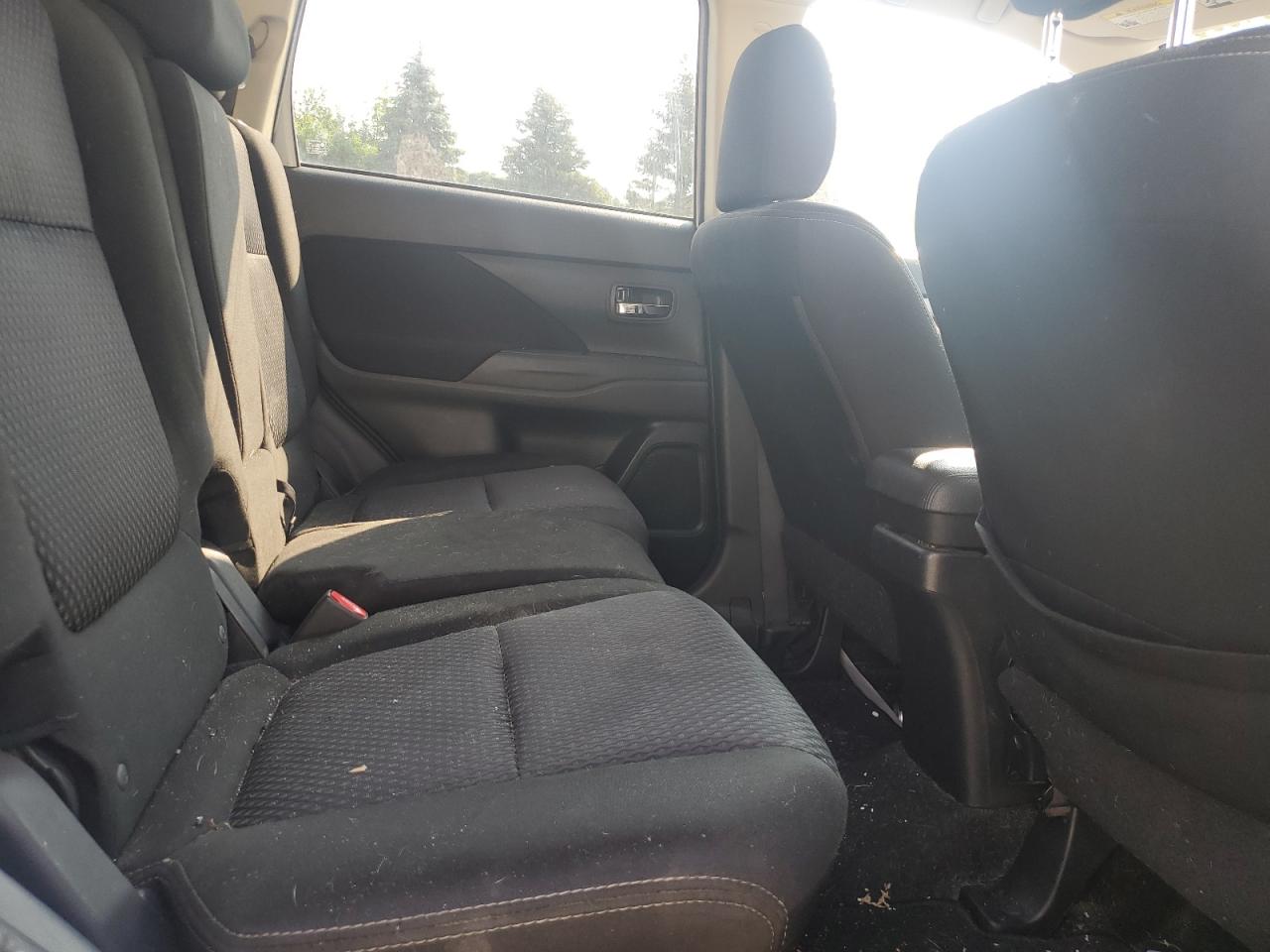 2018 Mitsubishi Outlander Es VIN: JA4AD2A33JZ033031 Lot: 64645535