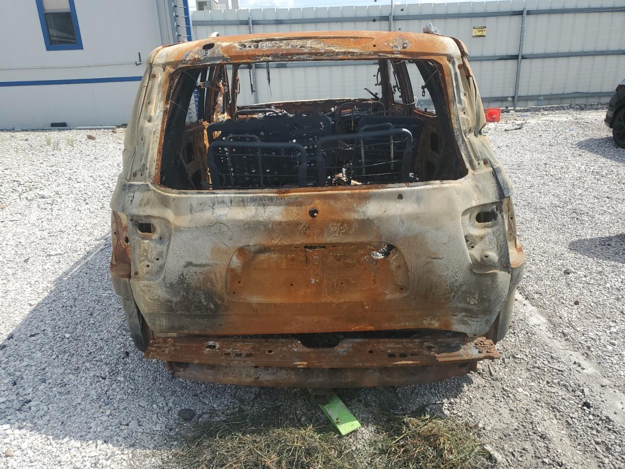 2002 Toyota Sequoia Limited VIN: 5TDBT48A62S087083 Lot: 64374185