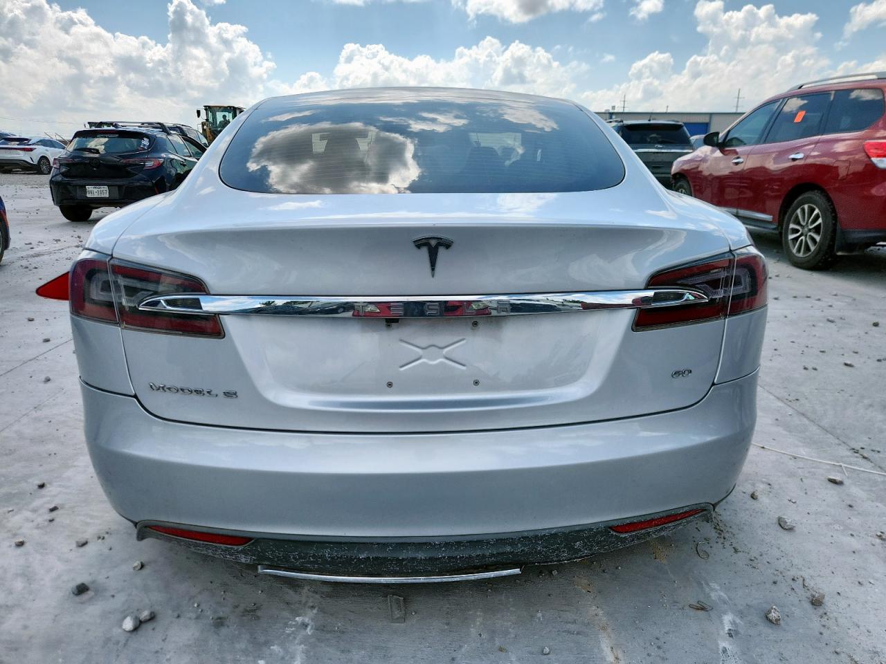 2013 Tesla Model S VIN: 5YJSA1CG5DFP03704 Lot: 65143565