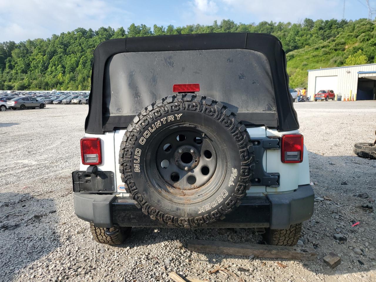 2014 Jeep Wrangler Unlimited Sahara VIN: 1C4BJWEG1EL322781 Lot: 64200145