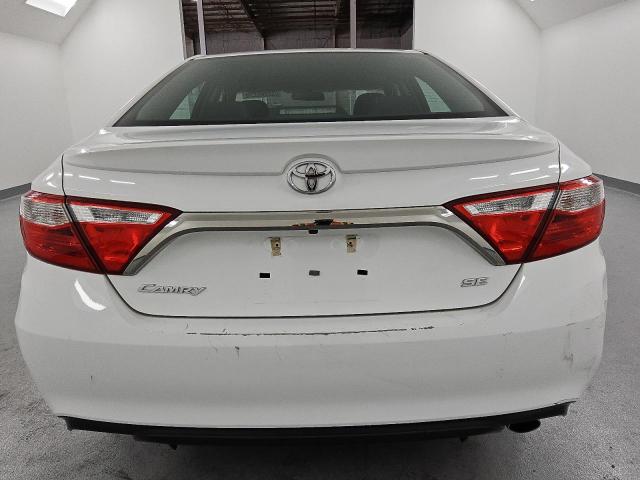  TOYOTA CAMRY 2017 Biały