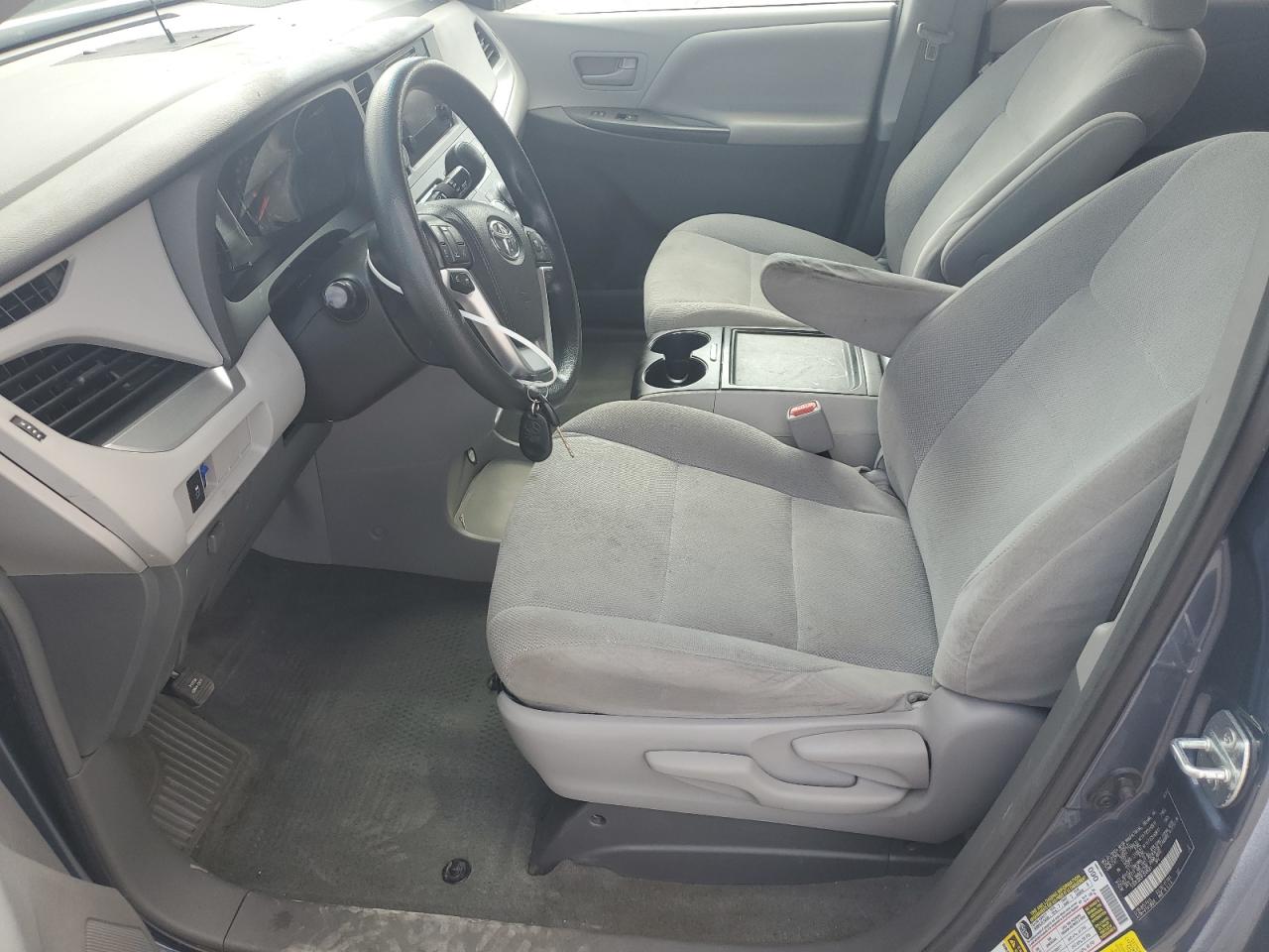 5TDZK3DC9FS549581 2015 Toyota Sienna