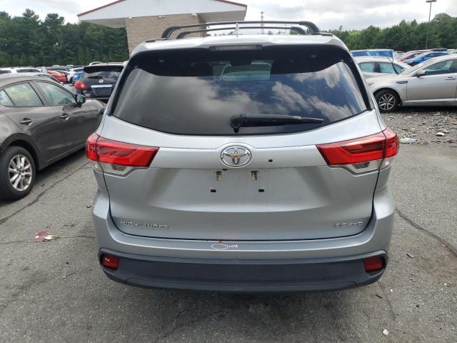  TOYOTA HIGHLANDER 2018 Серебристый