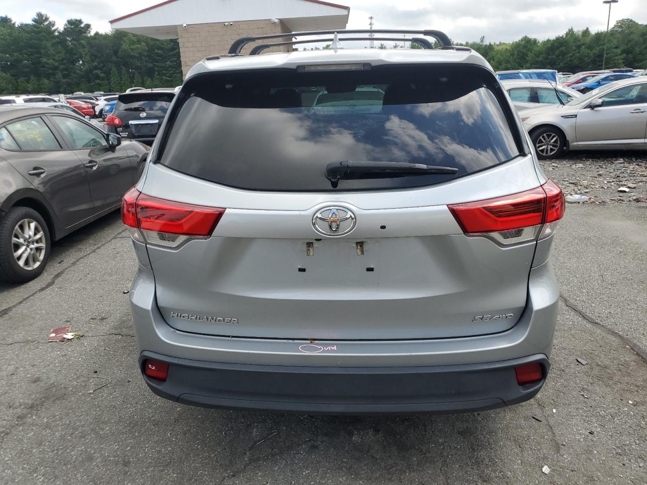 2018 Toyota Highlander Se VIN: 5TDJZRFH4JS548951 Lot: 64453995