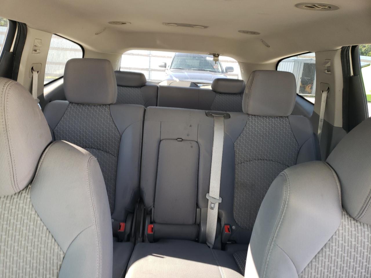 2011 Chevrolet Traverse Ls VIN: 1GNKREED8BJ376554 Lot: 63322555