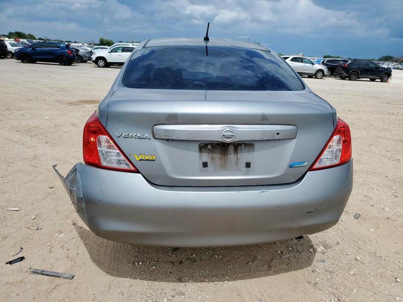  NISSAN VERSA 2014 Srebrny