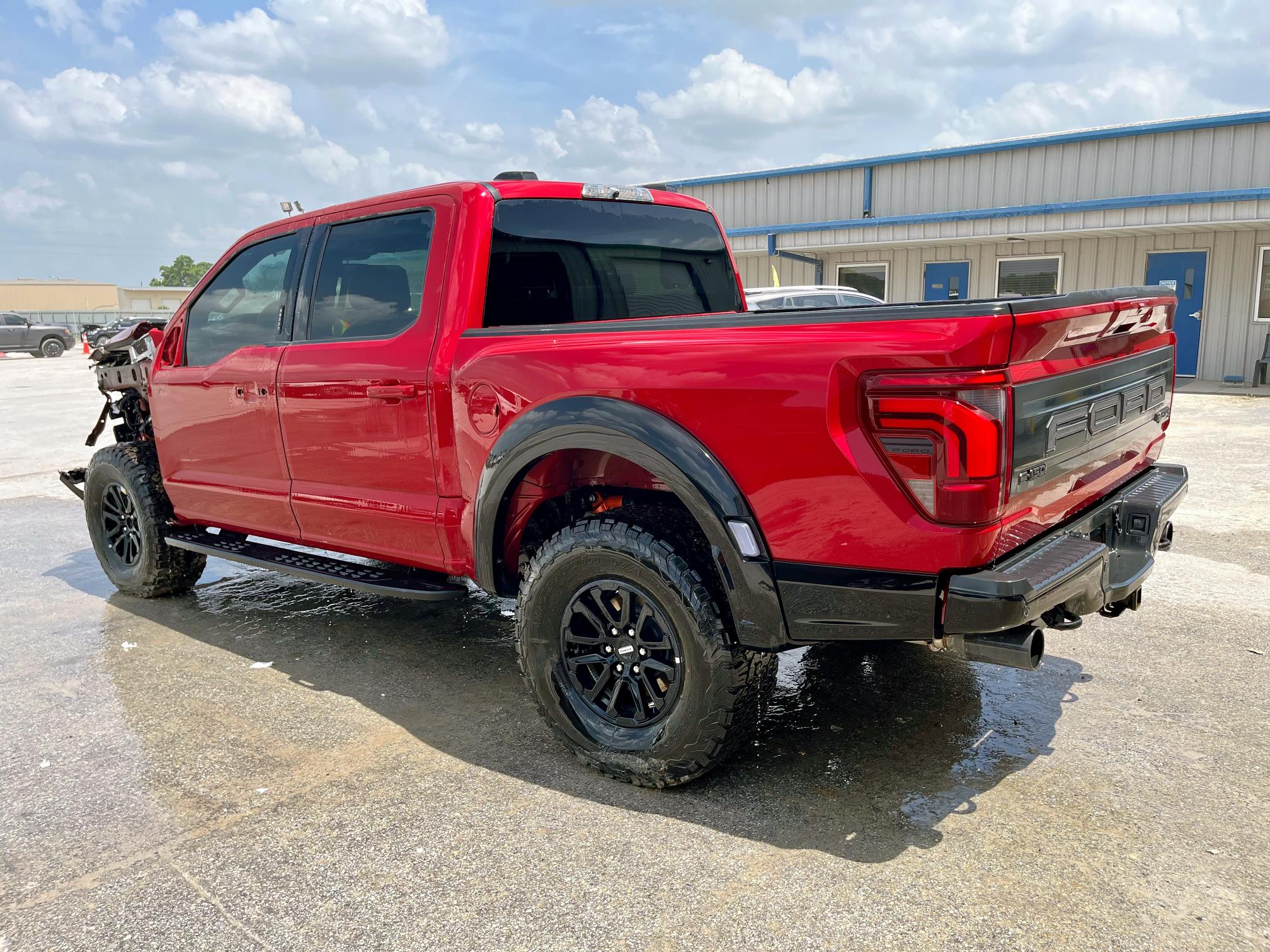  FORD F150 2024 Красный