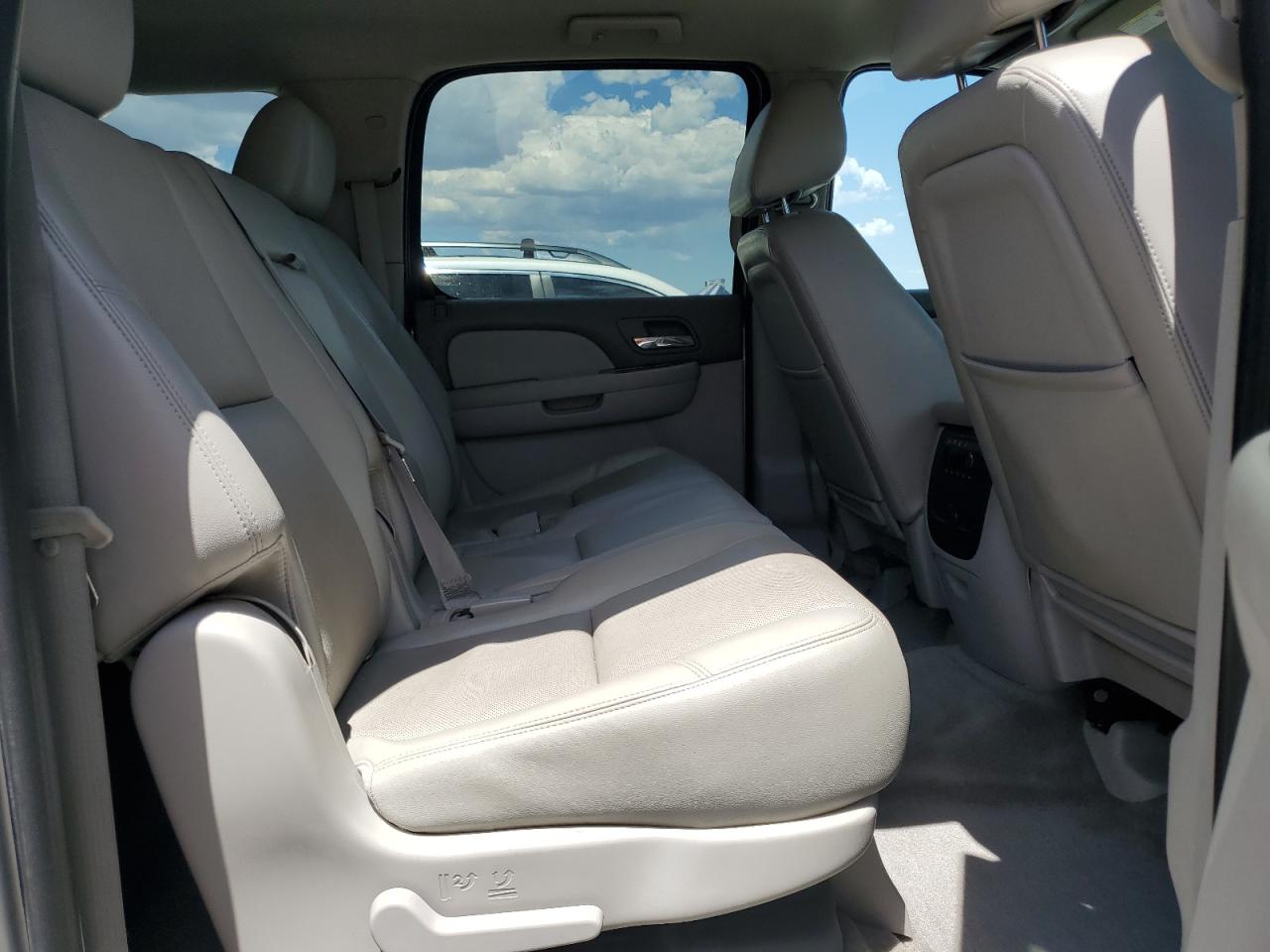 2011 GMC Yukon Xl K1500 Slt VIN: 1GKS2KE35BR239659 Lot: 62337095