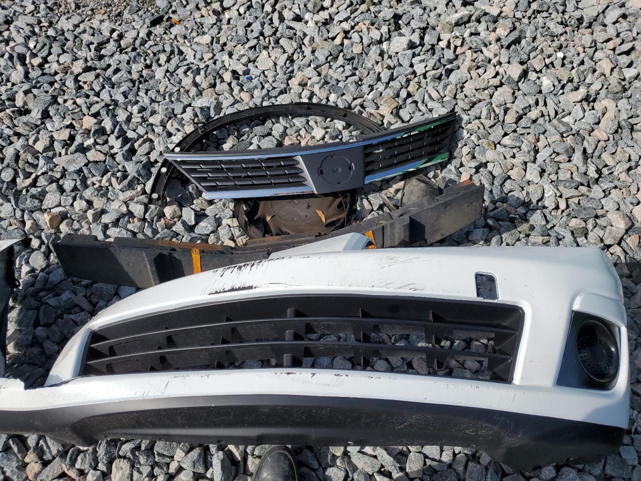 2007 Nissan Versa S VIN: 3N1BC11E87L418211 Lot: 63503035