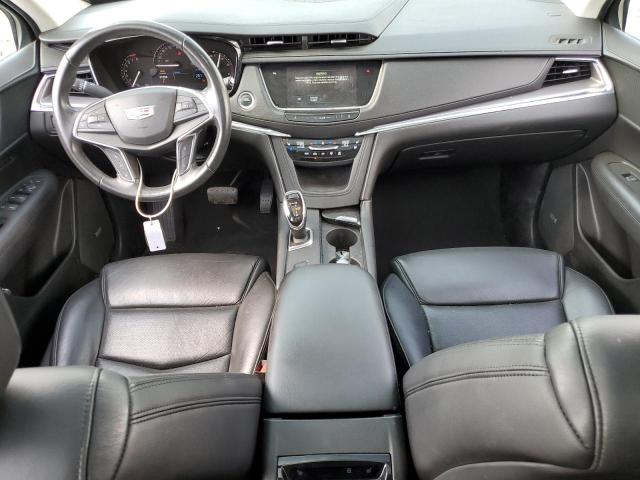  CADILLAC XT5 2019 Серебристый