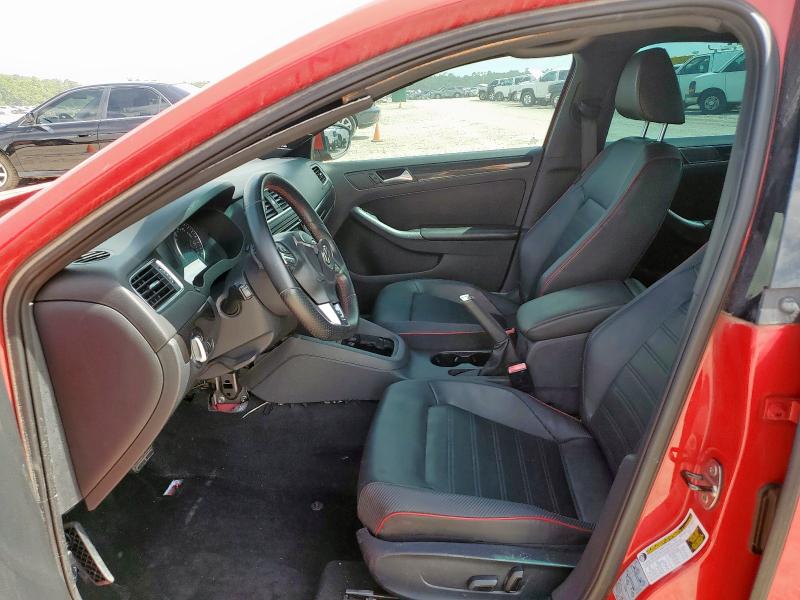 Sedans VOLKSWAGEN JETTA 2014 Red