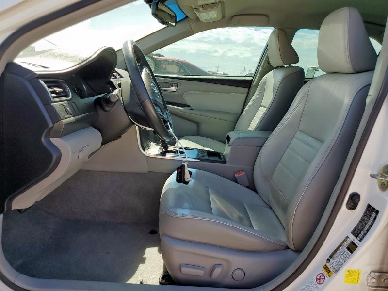  TOYOTA CAMRY 2017 Белы