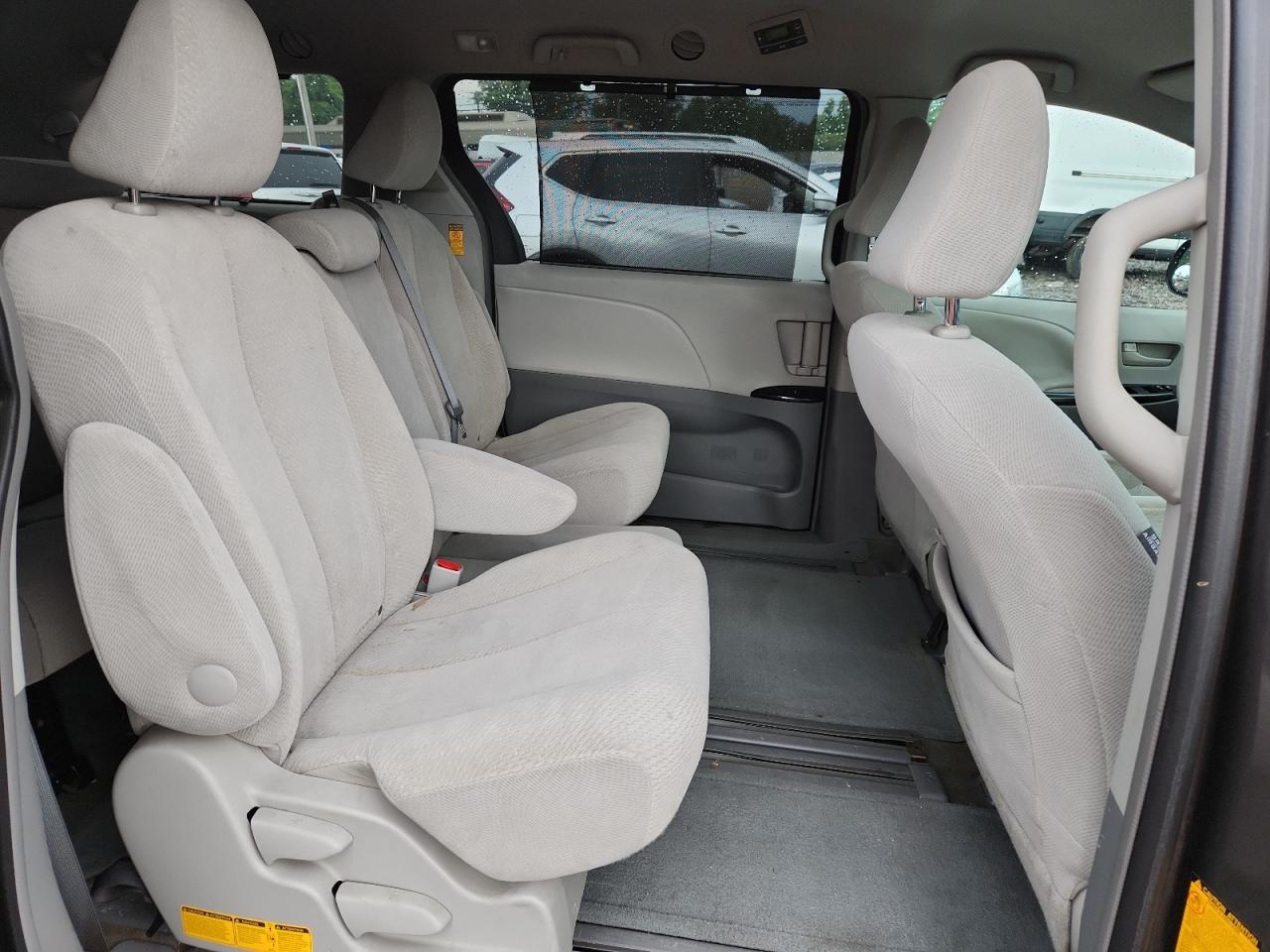 2014 Toyota Sienna Le VIN: 5TDKK3DC6ES410945 Lot: 64188915