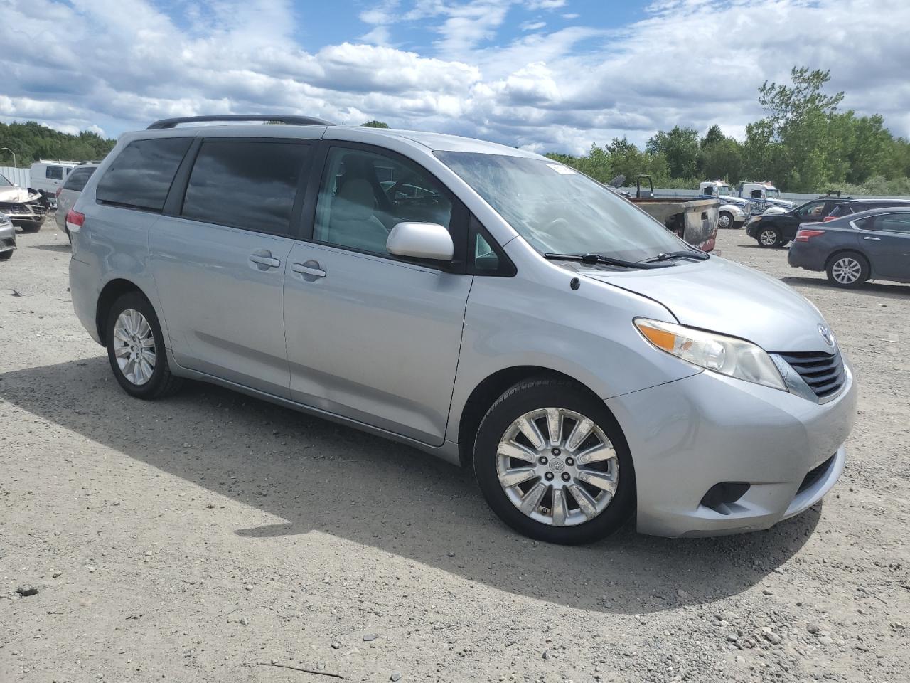 2011 Toyota Sienna Le VIN: 5TDJK3DC3BS016357 Lot: 65518425