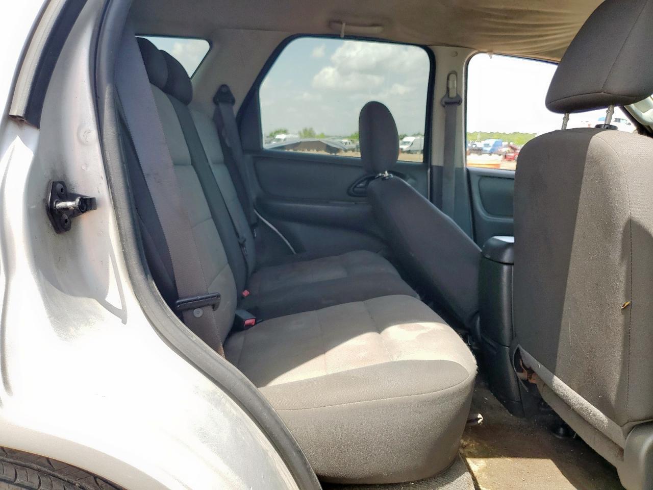 2005 Ford Escape Xls VIN: 1FMYU02Z05KE16835 Lot: 64386135