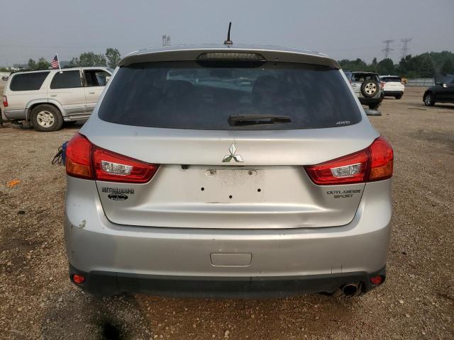  MITSUBISHI OUTLANDER 2015 Srebrny