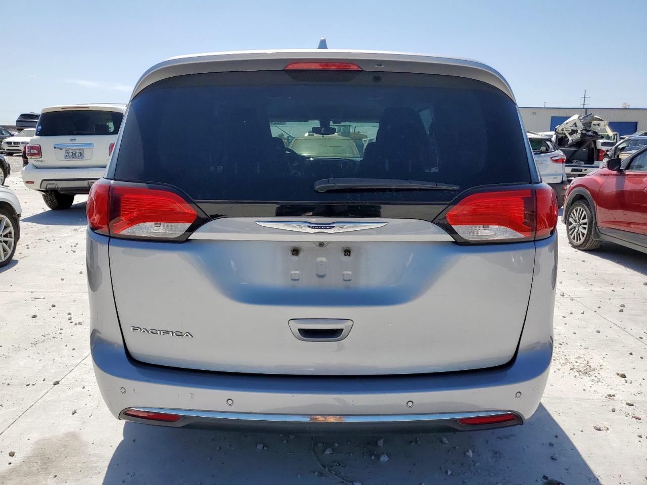 2c4rc1bg4kr561325 2C4RC1BG4KR561325 2019 Chrysler Pacifica Touring L