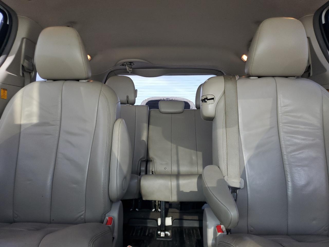 2013 Toyota Sienna Xle VIN: 5TDYK3DC7DS321765 Lot: 64584665