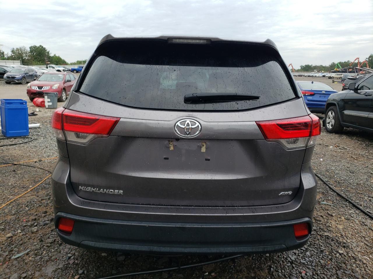 2019 Toyota Highlander Le VIN: 5TDBZRFH8KS966225 Lot: 63557673