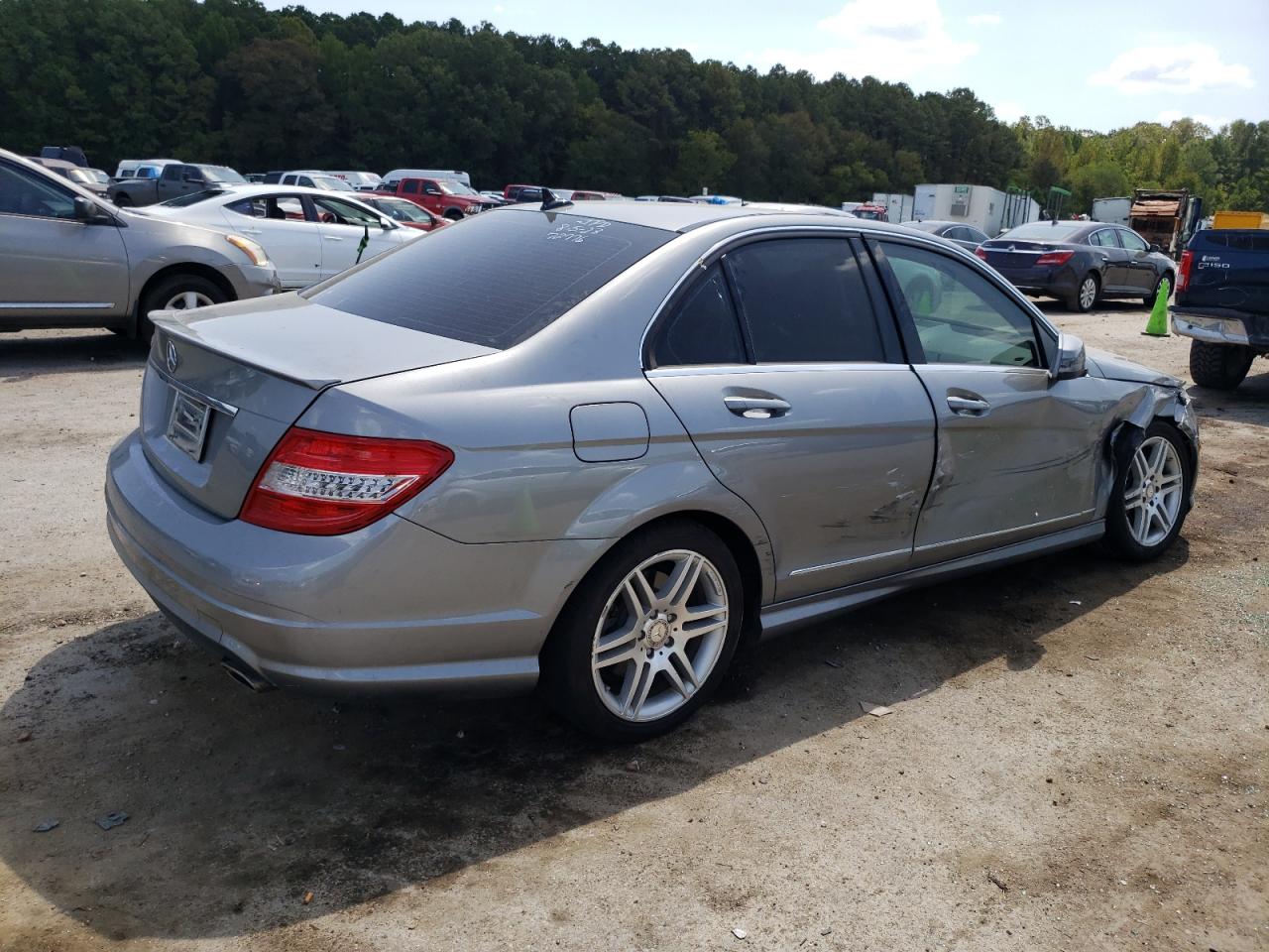 2010 Mercedes-Benz C 350 VIN: WDDGF5GB1AR113220 Lot: 65015723