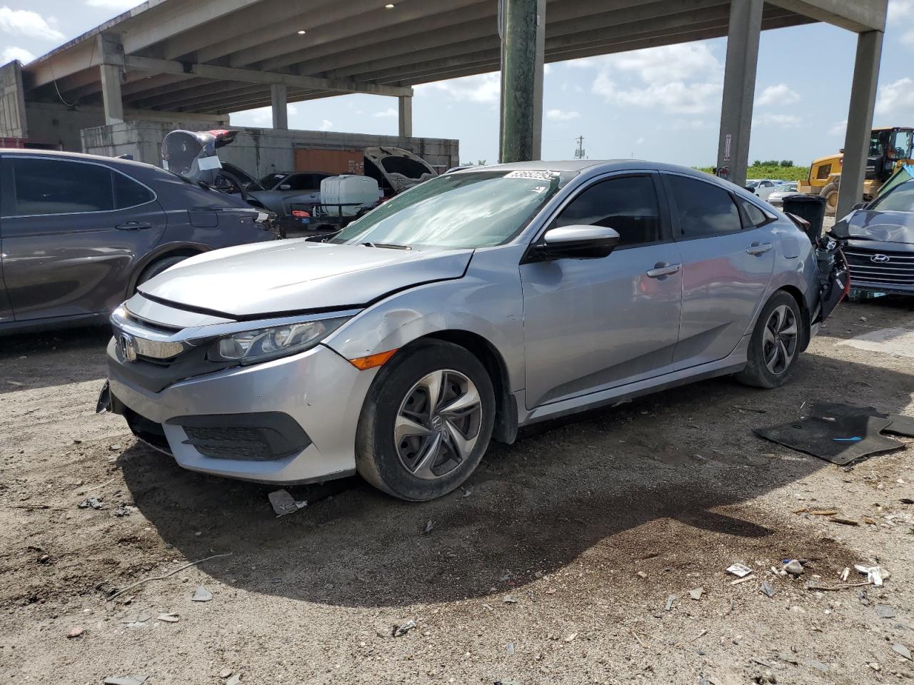 19XFC2F57JE005365 2018 Honda Civic Lx