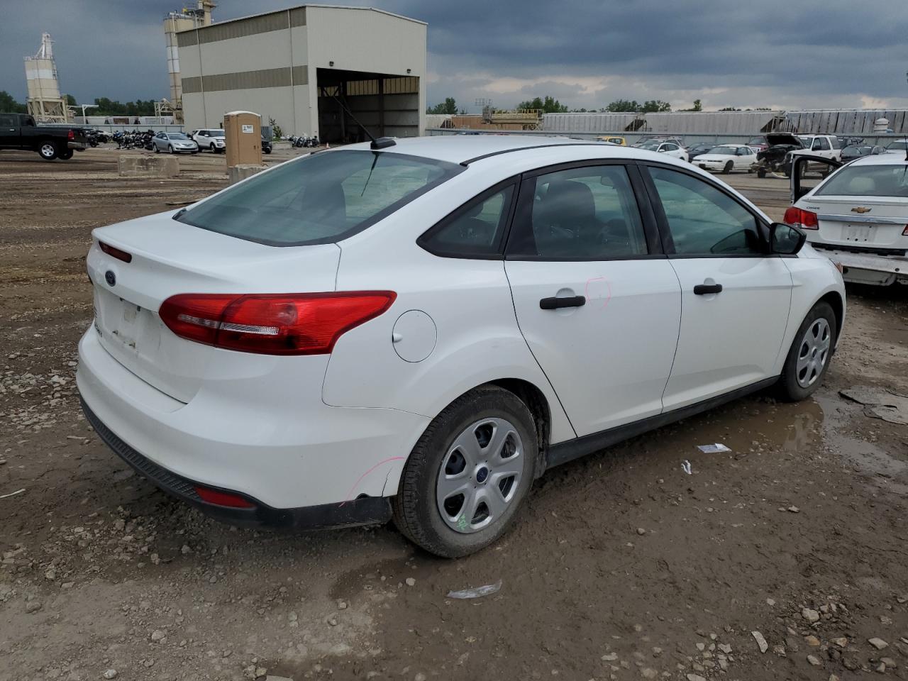 2018 Ford Focus S VIN: 1FADP3E28JL269622 Lot: 62300673