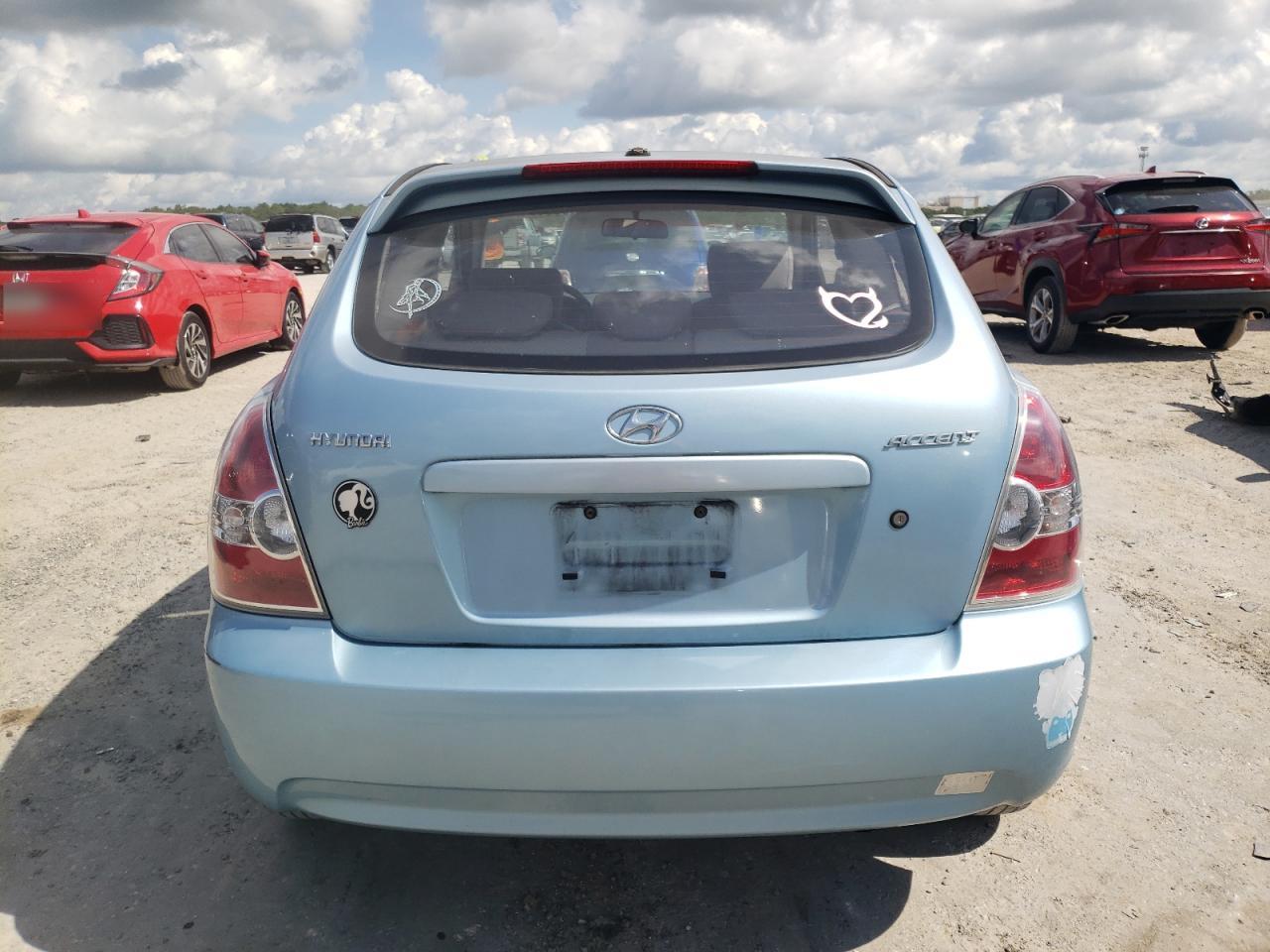 2008 Hyundai Accent Gs VIN: KMHCM36C98U093301 Lot: 63564783