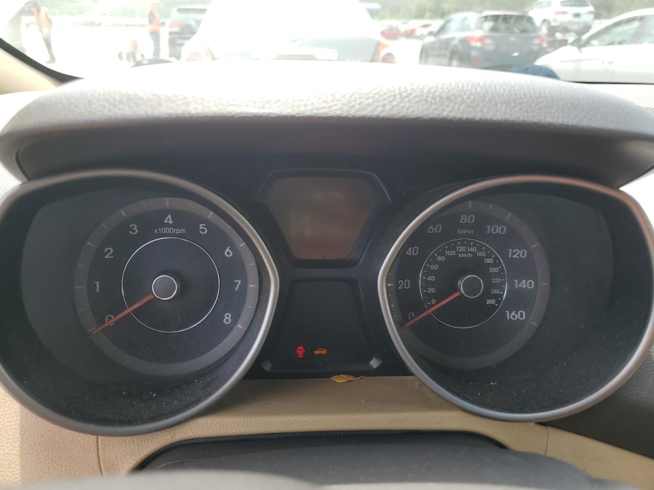 2011 Hyundai Elantra - Image 9