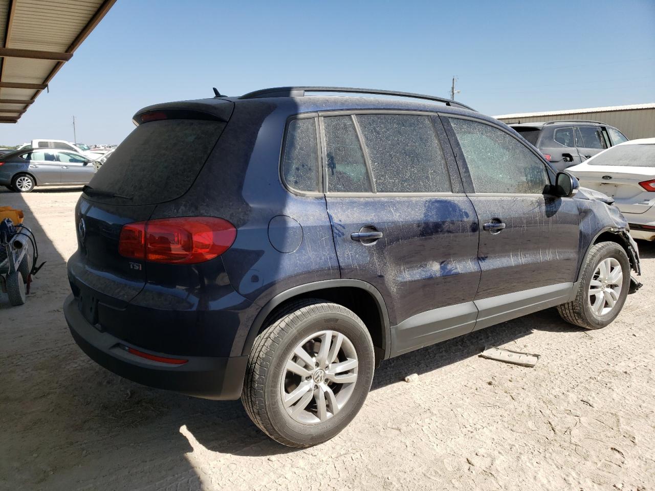 2016 Volkswagen Tiguan - Image 3