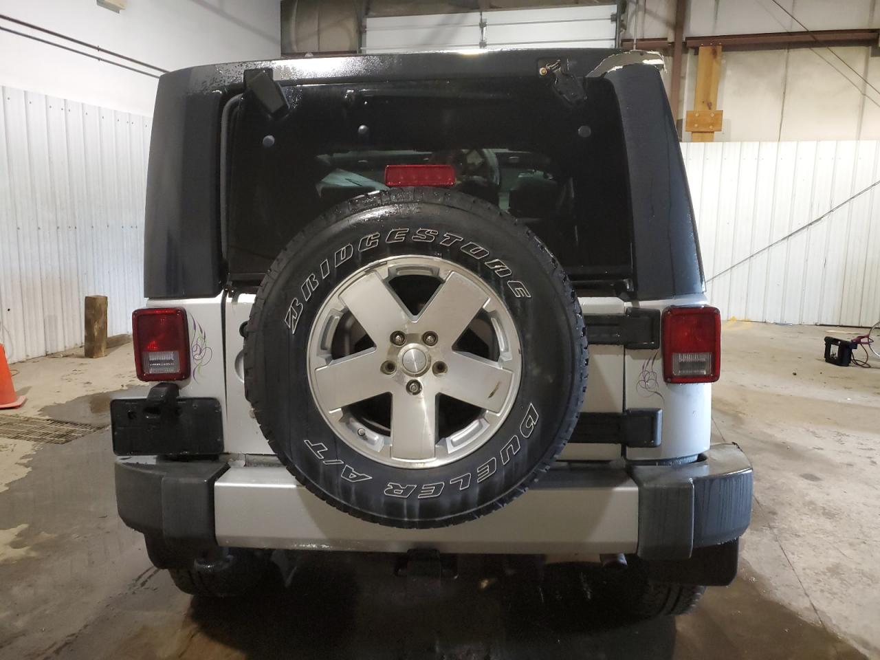 1J8FA54169L780002 2009 Jeep Wrangler Sahara