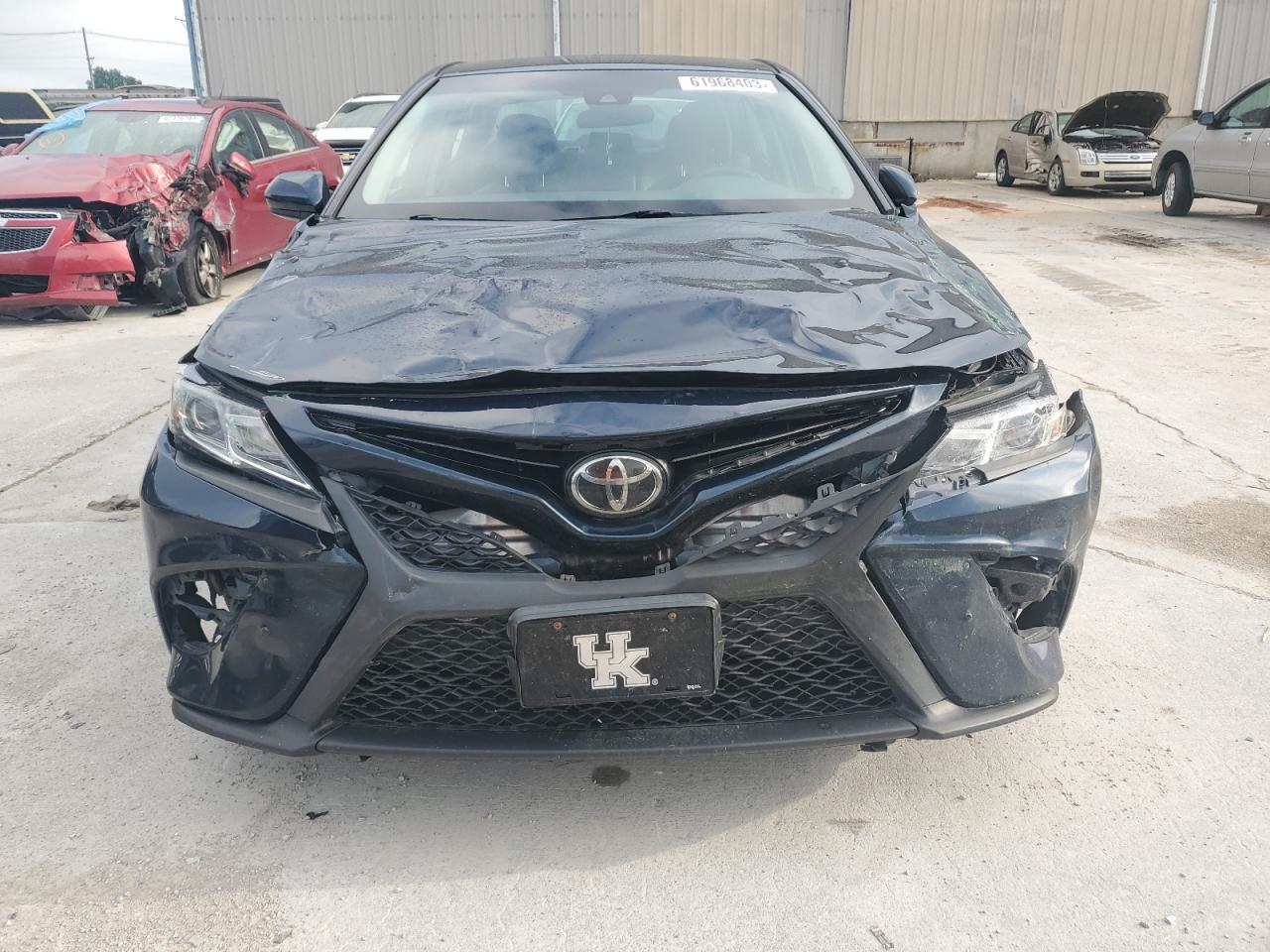 4T1B11HK4JU593823 2018 Toyota Camry L