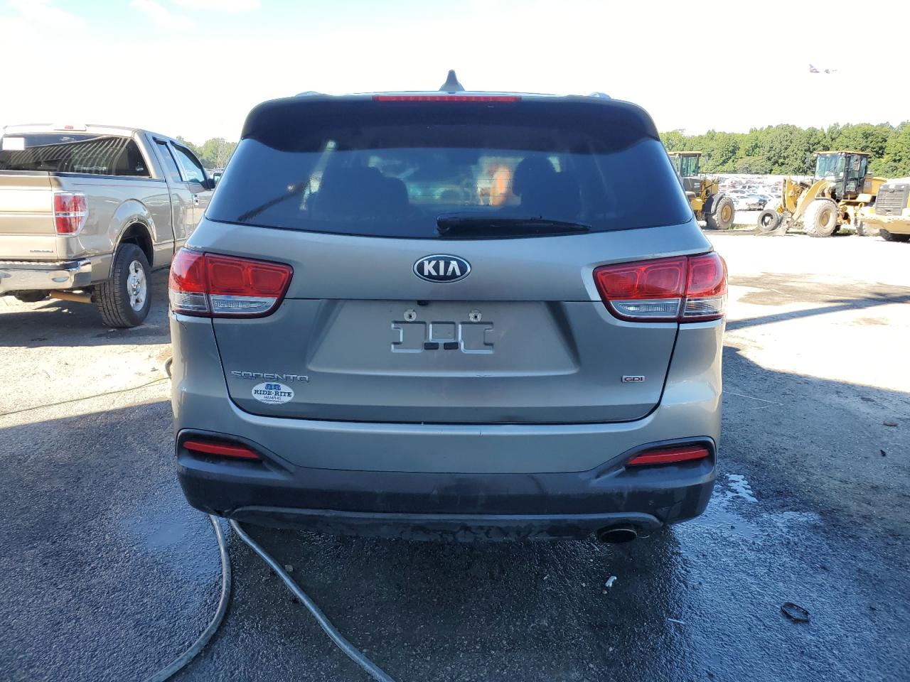 2018 Kia Sorento Lx VIN: 5XYPG4A32JG423328 Lot: 64169063