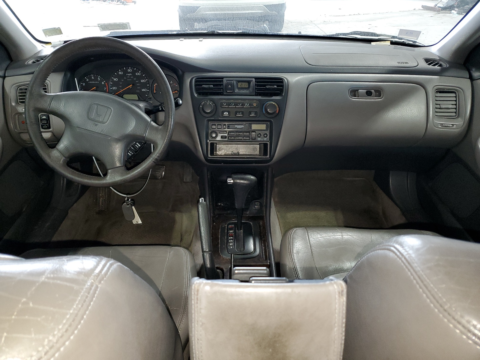 1HGCG6684YA111022 2000 Honda Accord Ex