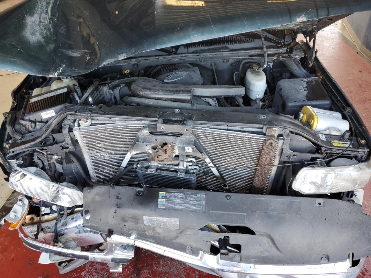 2004 Chevrolet Tahoe K1500 VIN: 1GNEK13ZX4J100775 Lot: 64428433