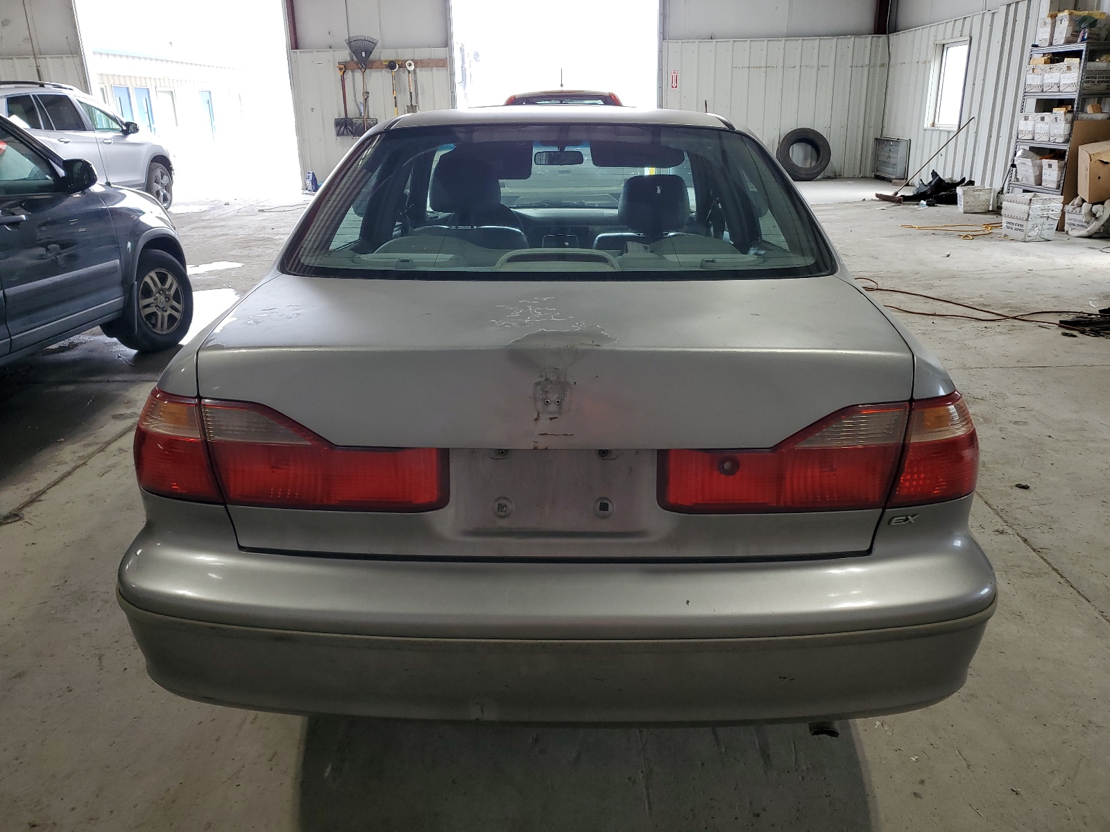 1HGCG6684YA111022 2000 Honda Accord Ex