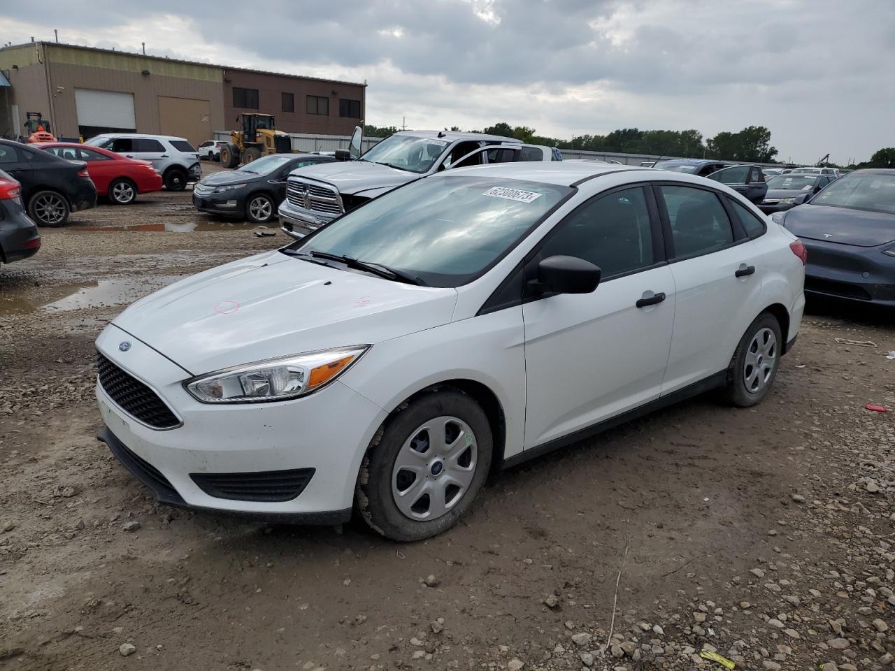 2018 Ford Focus S VIN: 1FADP3E28JL269622 Lot: 62300673