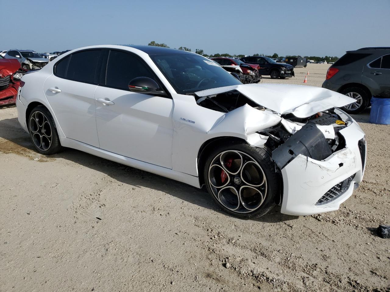 2022 Alfa Romeo Giulia - Image 4