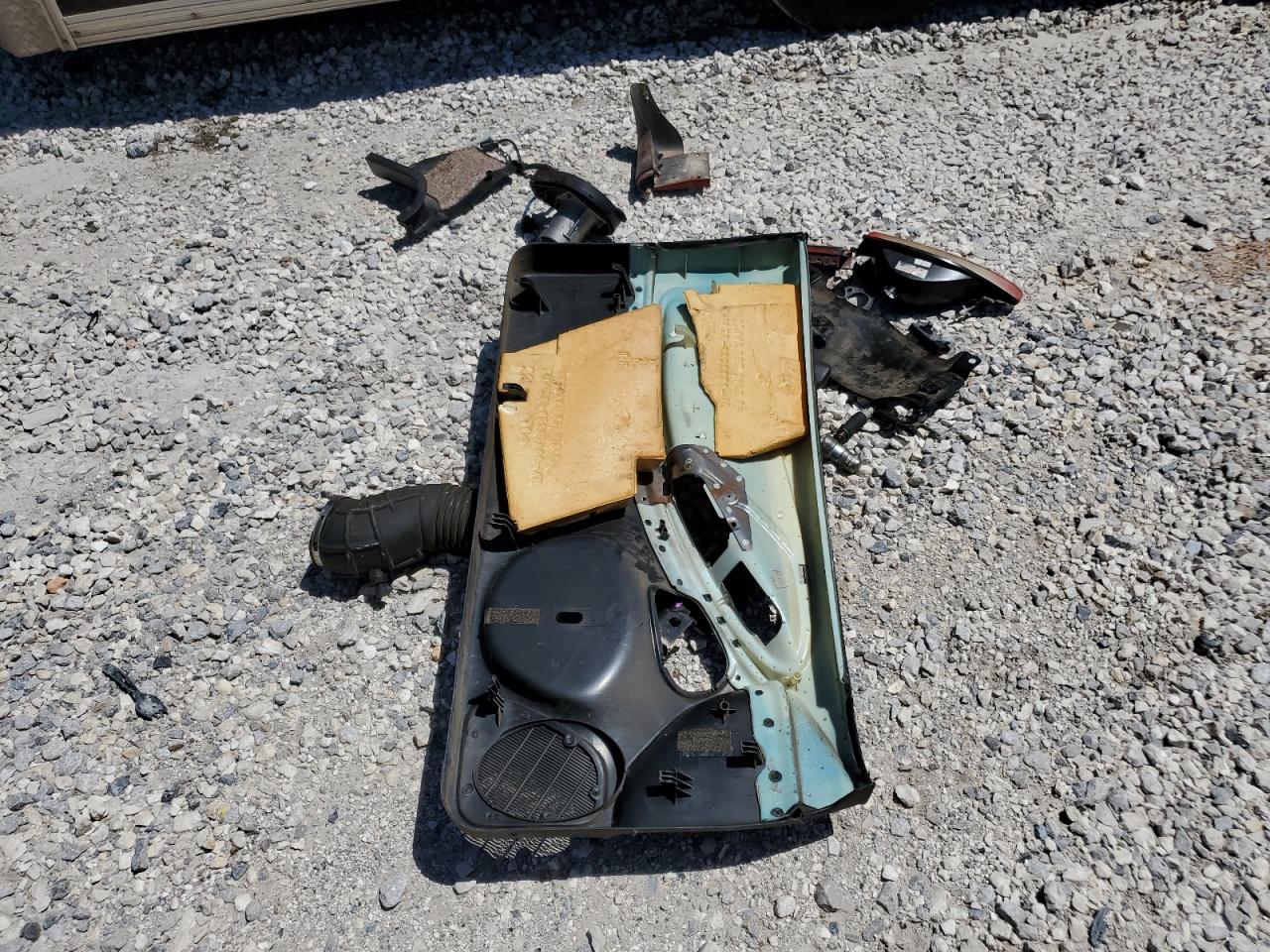 1995 Ford Mustang VIN: 1FALP404XSF281510 Lot: 44271994