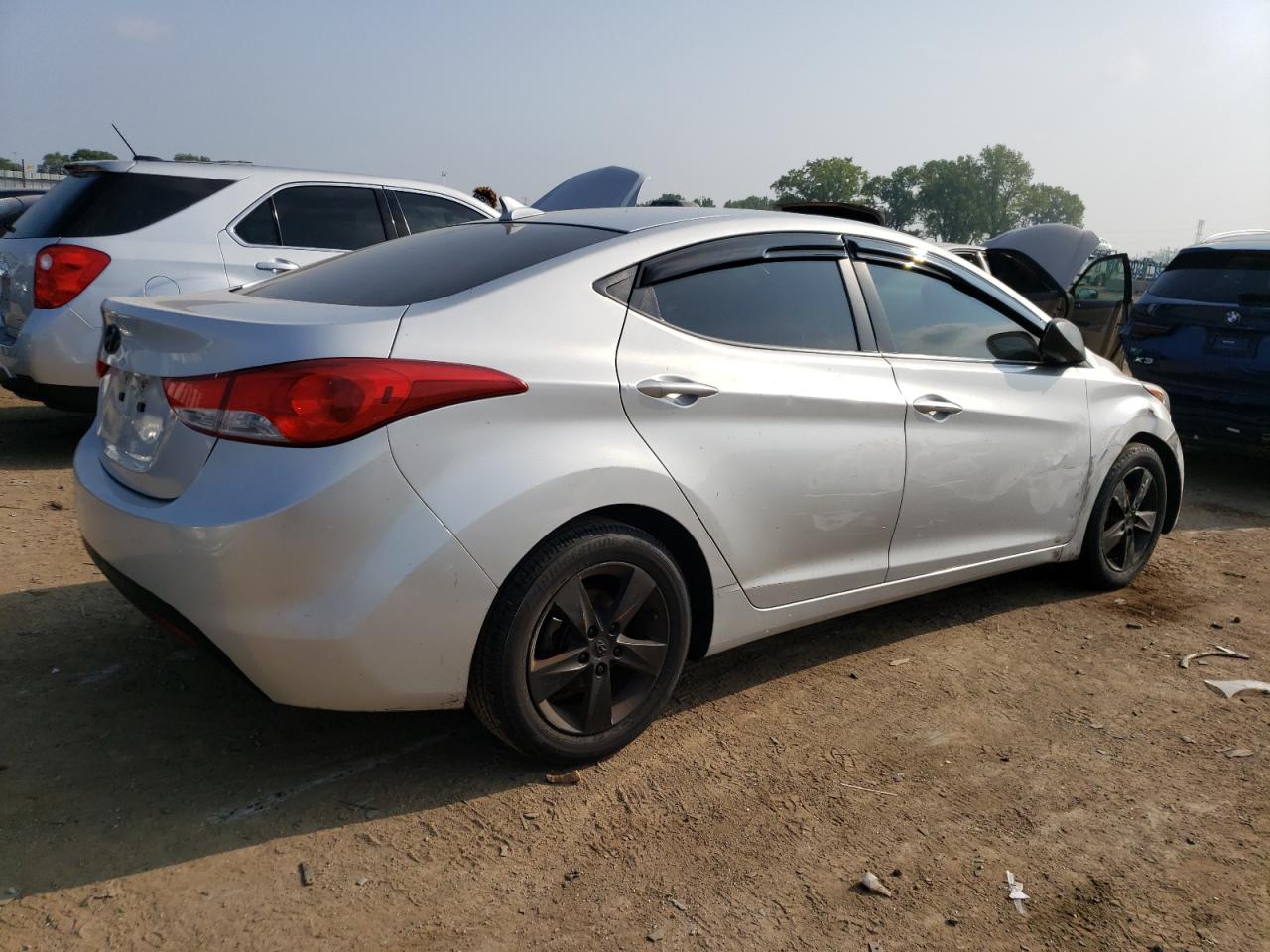 2012 Hyundai Elantra - Image 3